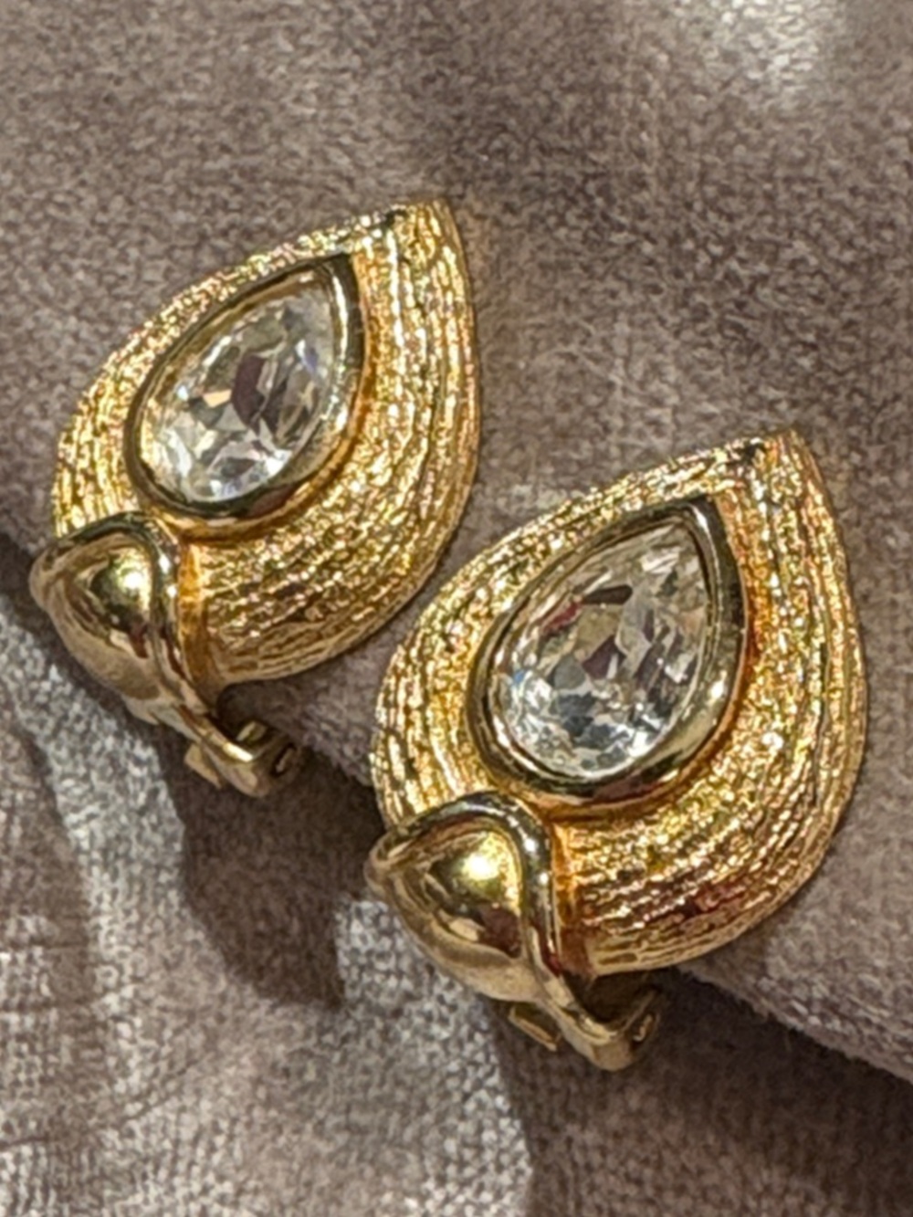 Dior Vintage 80’s Dior Gold-tone Teardrop Crystal Clip Earrings - Picture 8 of 8